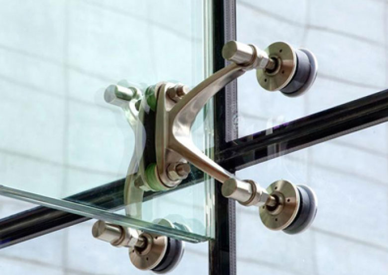 Spiderglazed glass facade with point-fix fittings